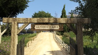 La fuente blanca job image